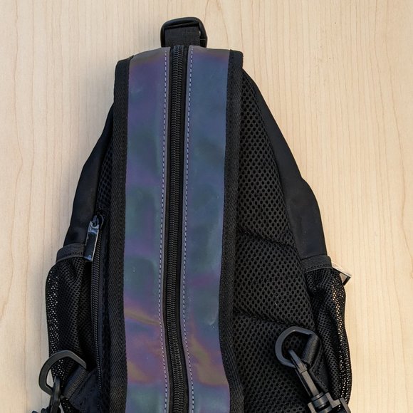 NWOT Holographic Geometric Festival Bag - Picture 2 of 3